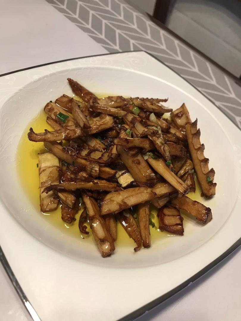 教你油焖笋最传统的做法，咸鲜香甜，吃一次就忘不掉