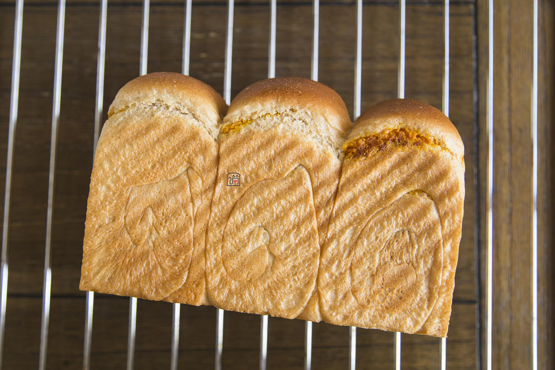 咸蛋黄馅的全麦吐司🍞的做法 步骤15