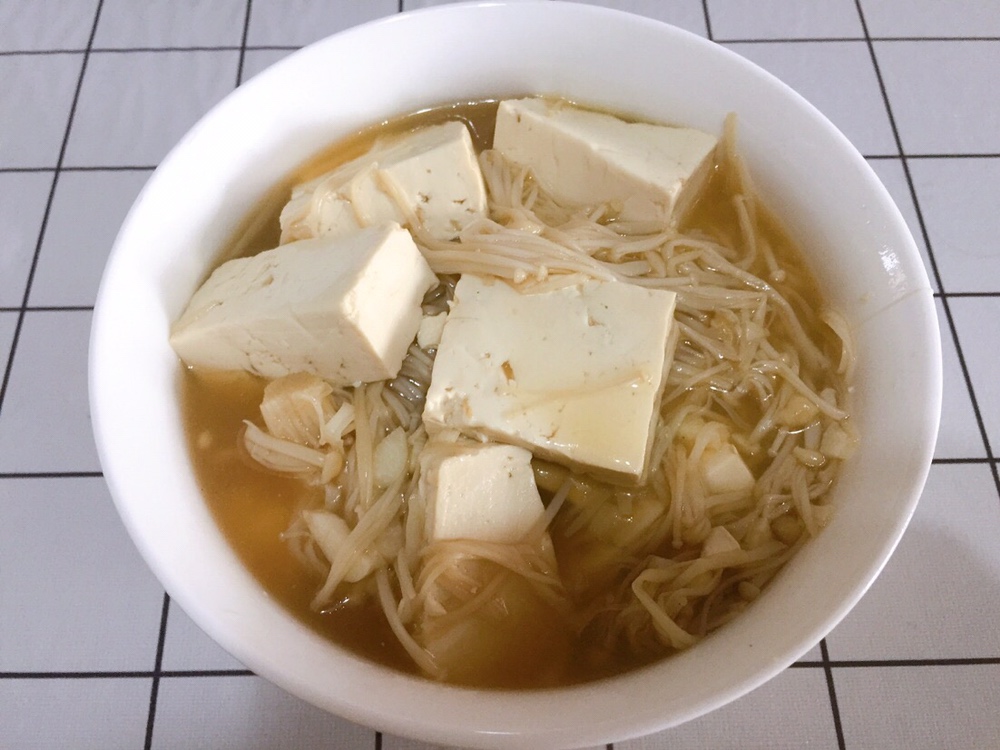 金针菇焖嫩豆腐