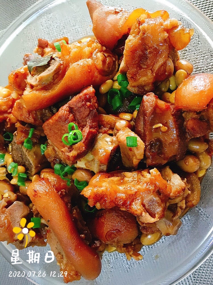 黄豆花生焖猪蹄 好吃简单的硬菜的做法