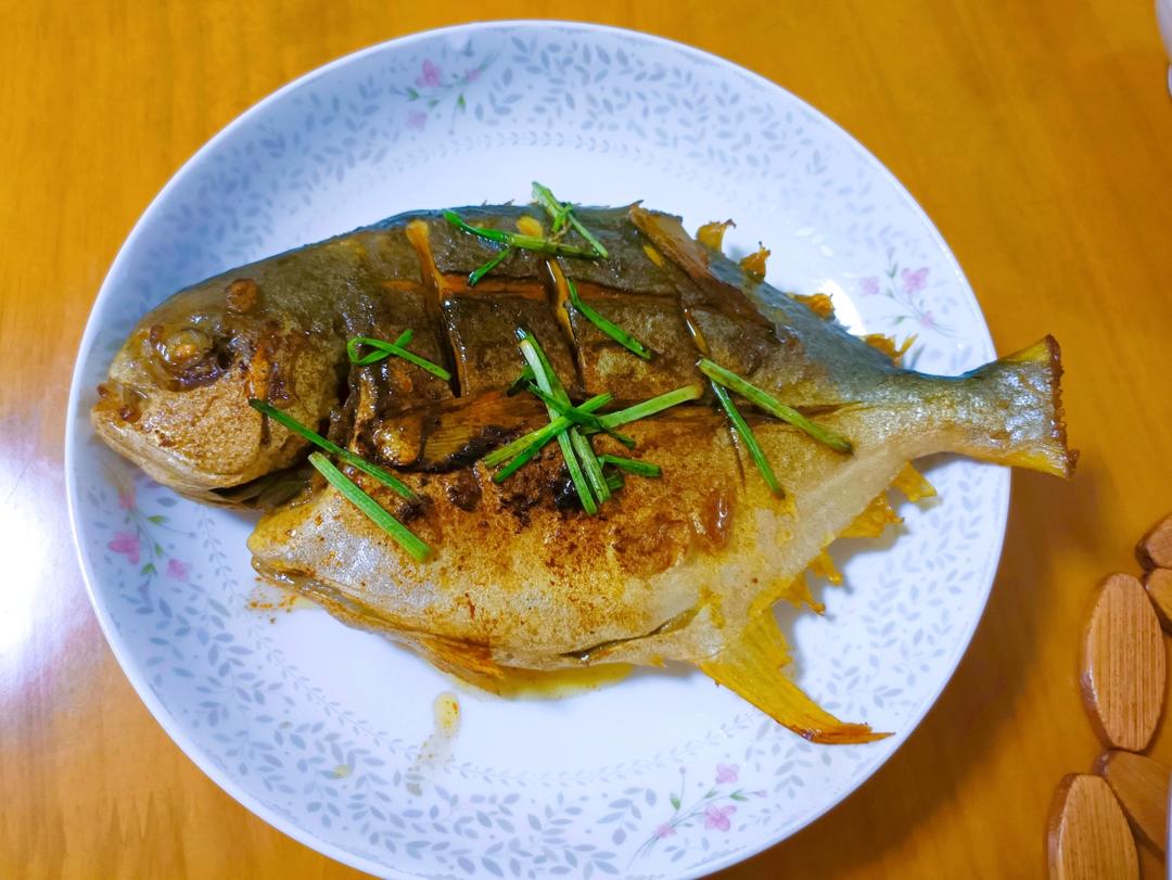 极简极美味——盐煎金鲳鱼