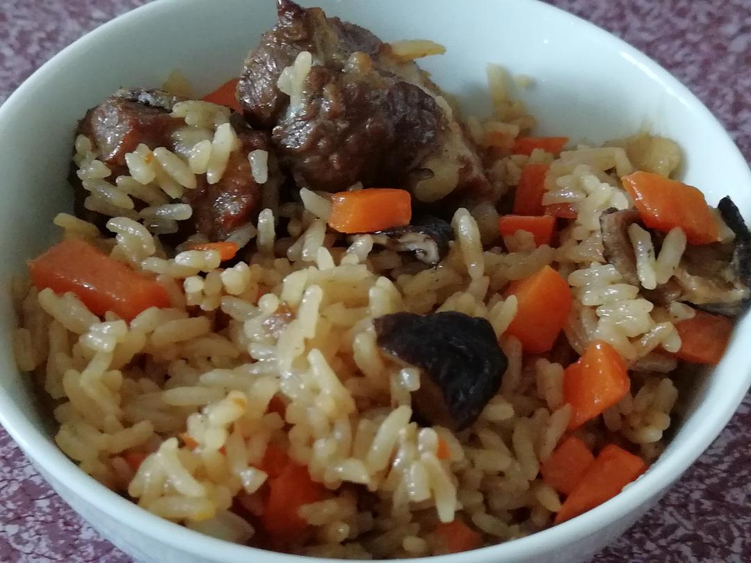 喷香排骨焖饭（爆好吃）