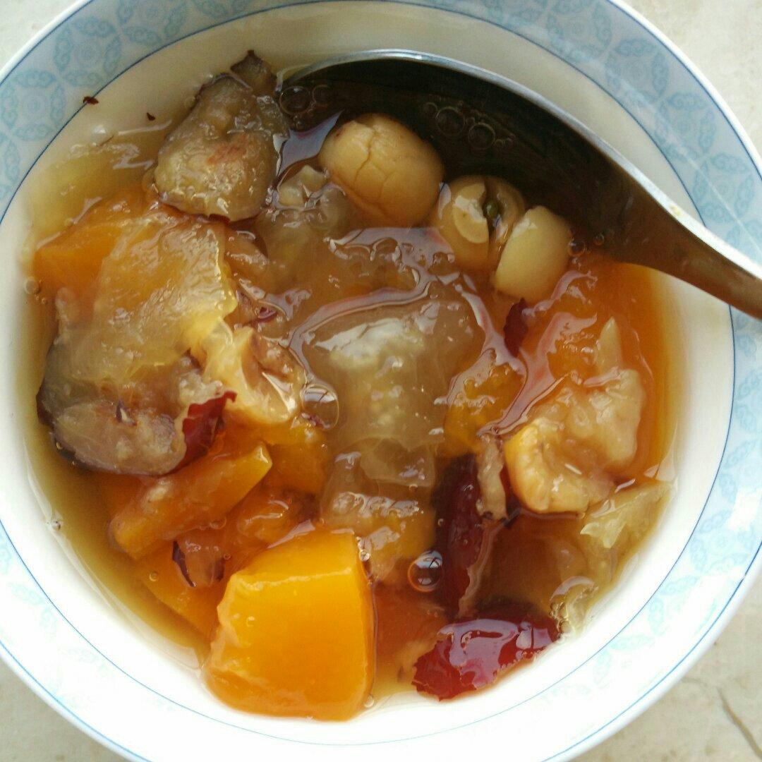 红枣木瓜银耳汤