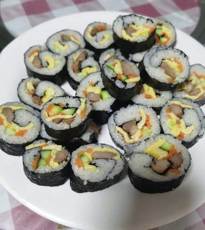 喜洋洋f950做的自制寿司含寿司醋配方和超详细寿司卷法