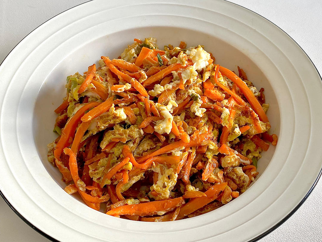 减脂餐-低脂无糖但香甜好吃的胡萝卜煎蛋