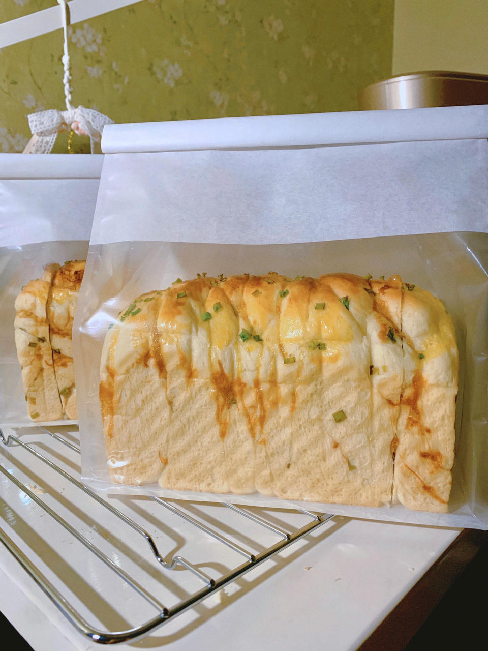 香葱肉松手撕吐司