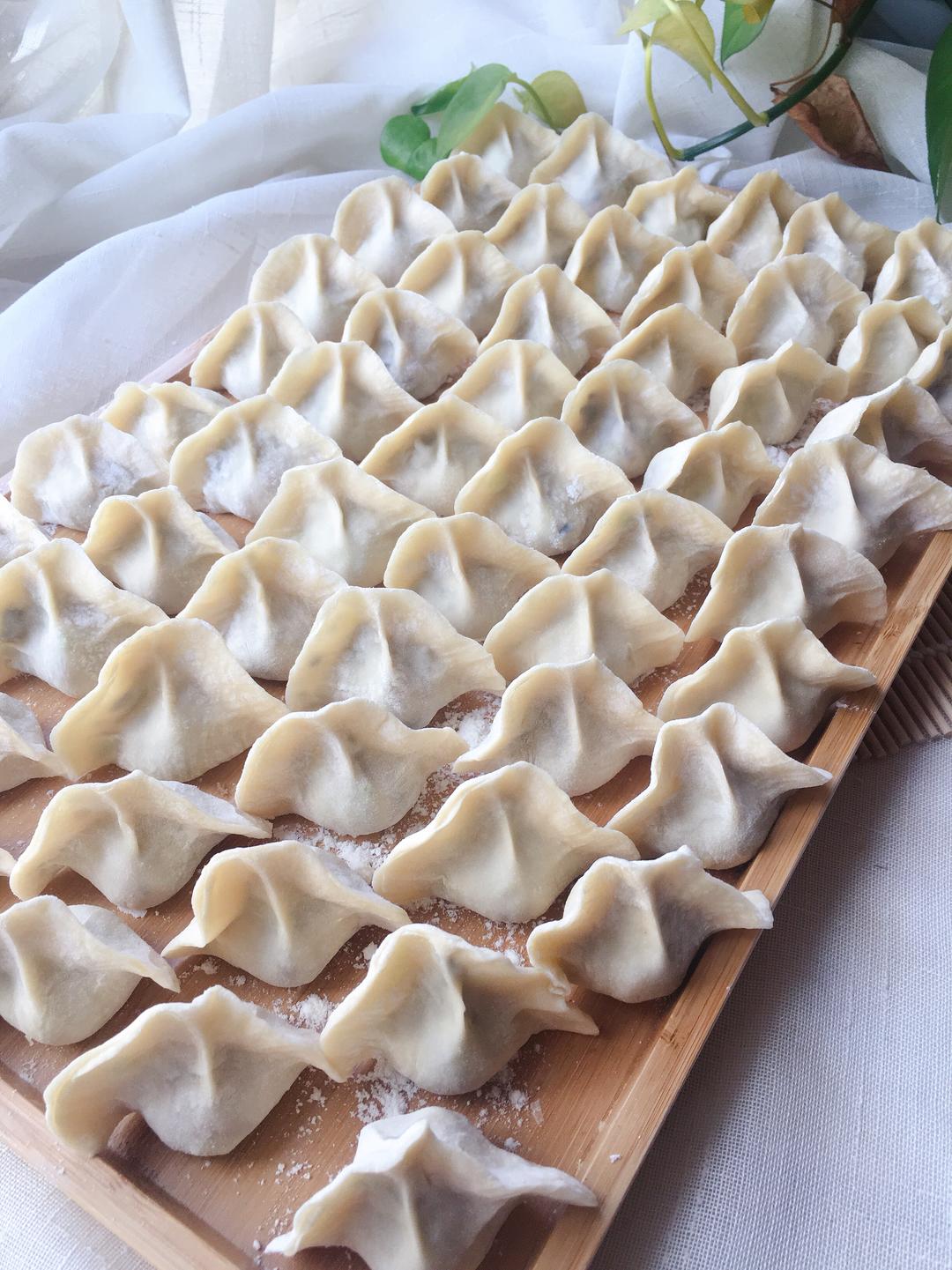 芹菜大肉饺子（特别香）