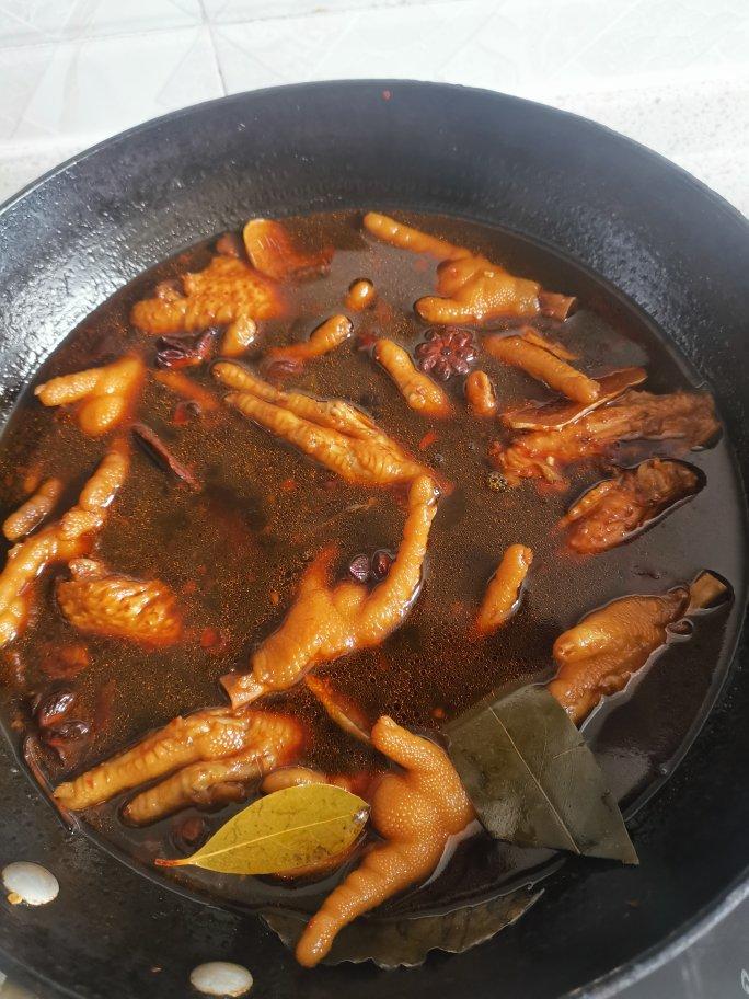 卤鸭翅卤鸭掌卤鸡爪，卤天卤地卤前任，这个配料真的绝了