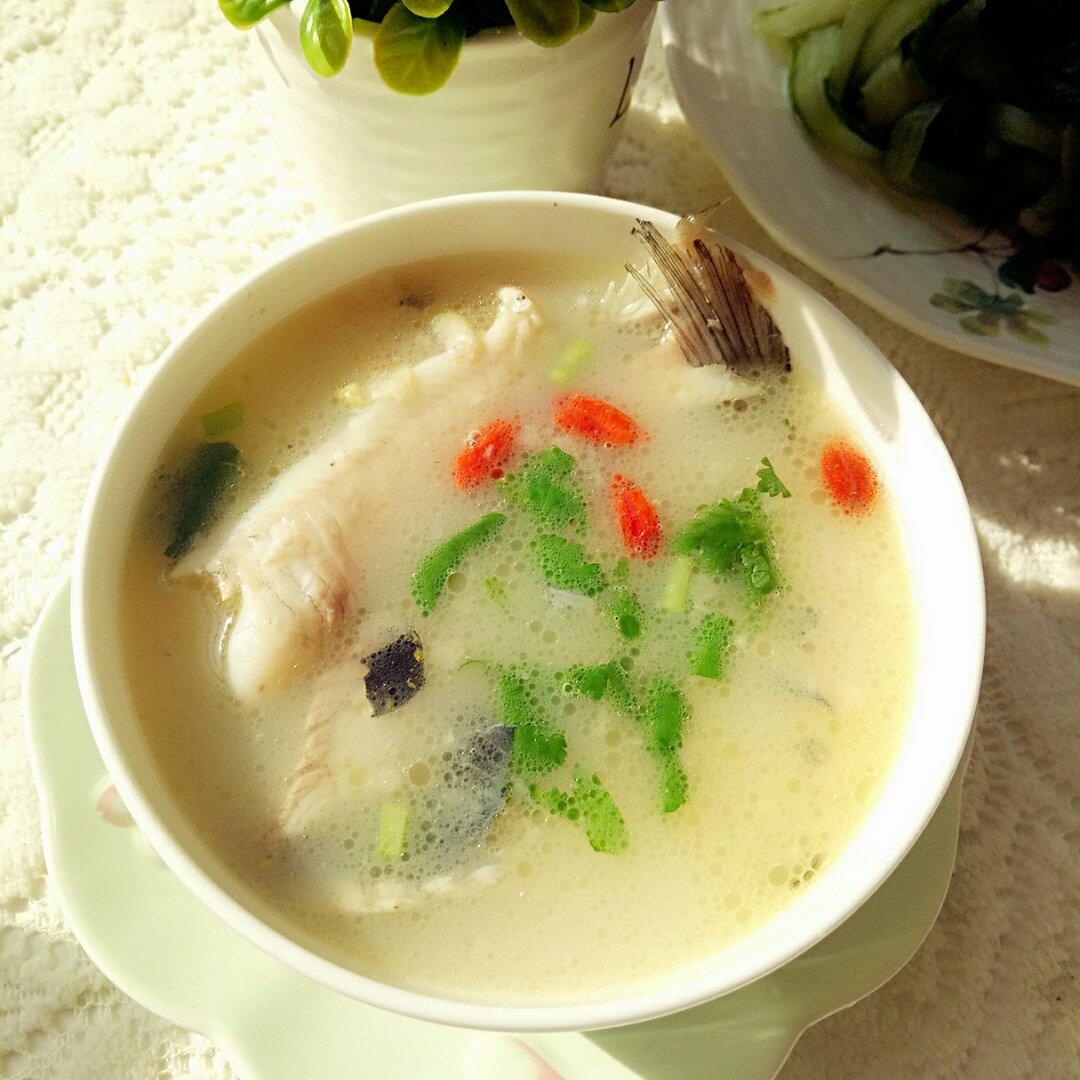 作品早餐612016年10月30日#早餐612016年10月30日#清炖戈雅鱼汤