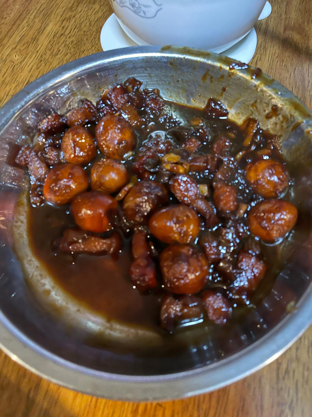 爆汁鹌鹑蛋卤肉饭