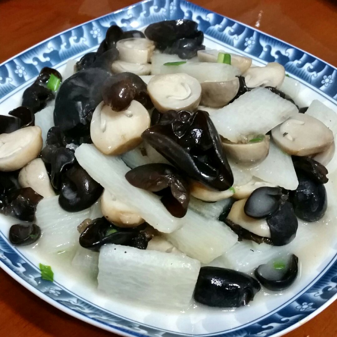 山药黑木耳炒草菇