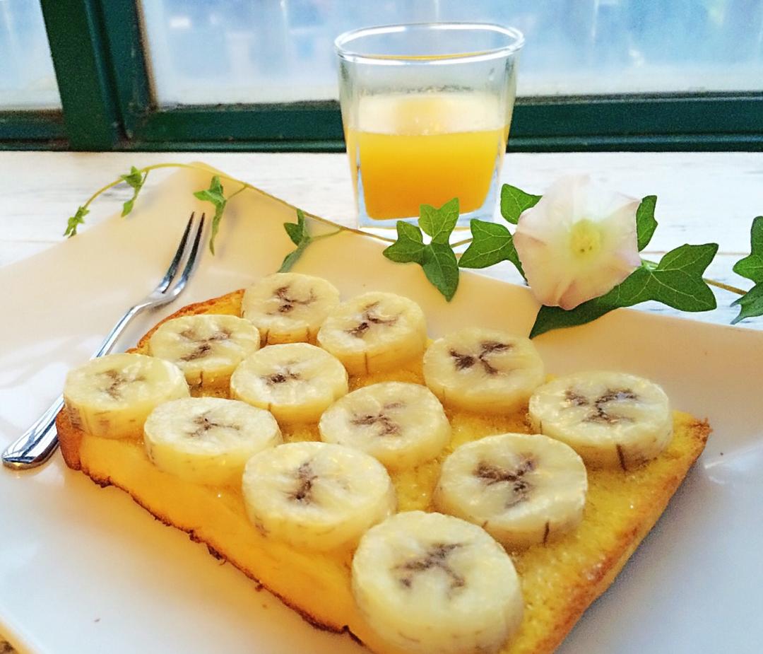 香蕉肉桂三明治