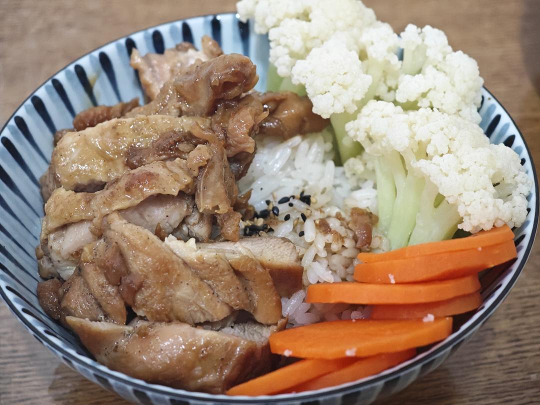 蜜汁照烧鸡肉饭