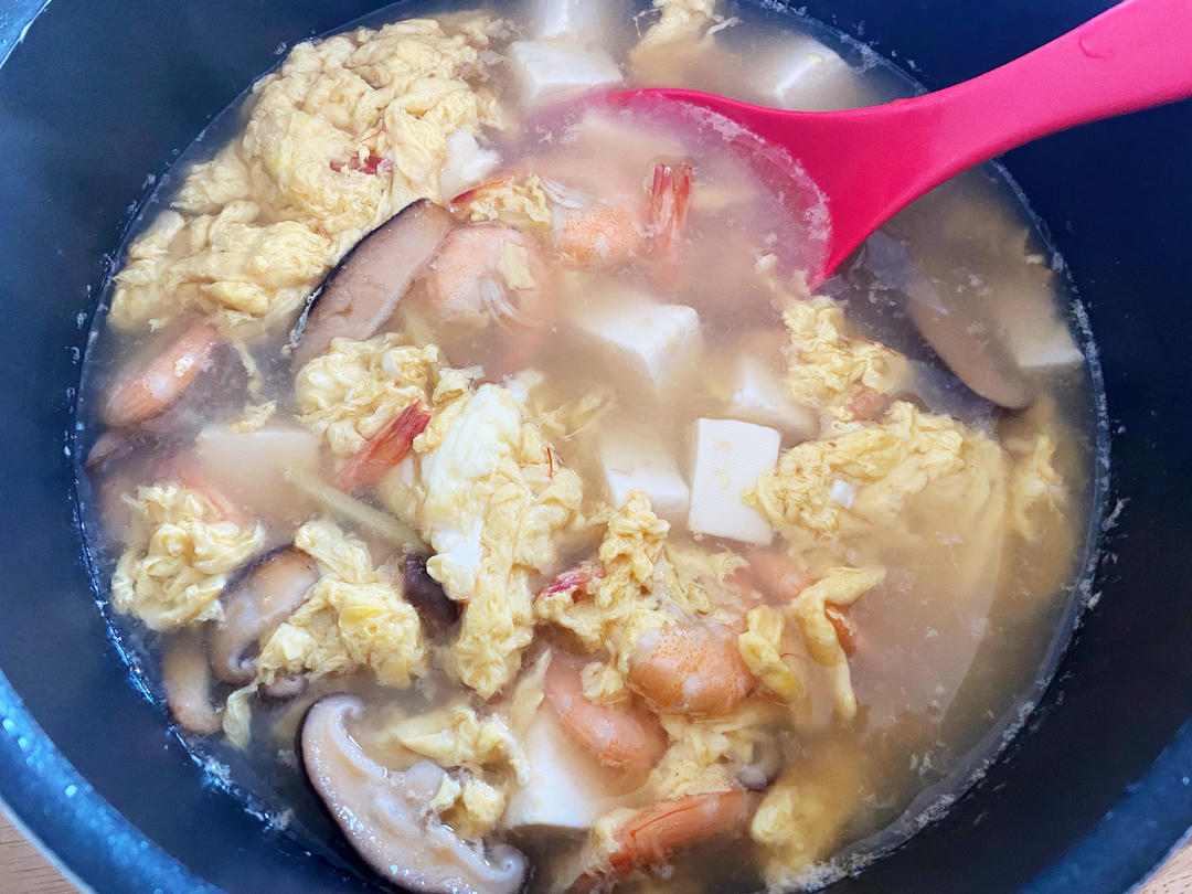 豆腐鲜虾菇菌汤