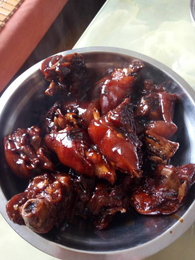 红烧猪蹄，酱香味，超级过嘴瘾的卤猪蹄