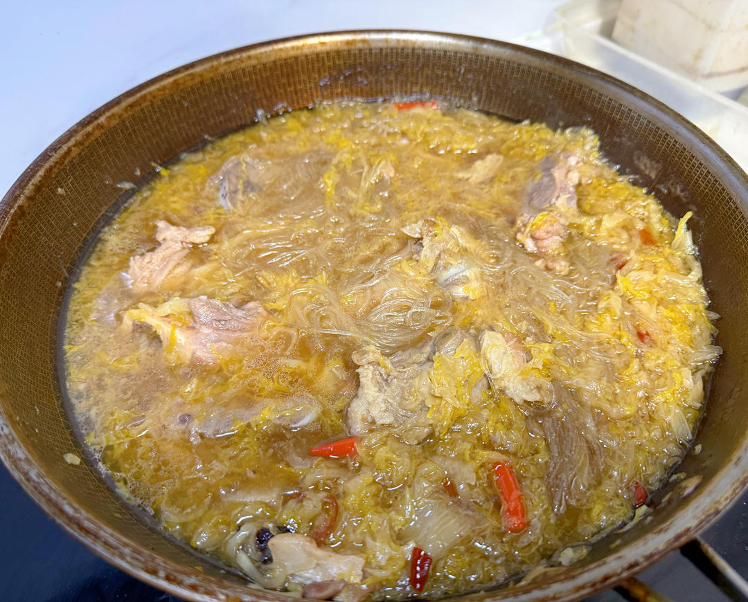 东北版酸菜炖大骨头（超简单，学不会你打我）