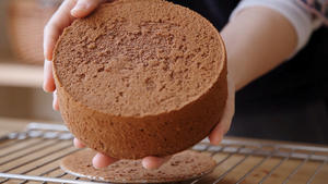 巧克力可可戚风裸蛋糕（含视频）的做法 步骤18