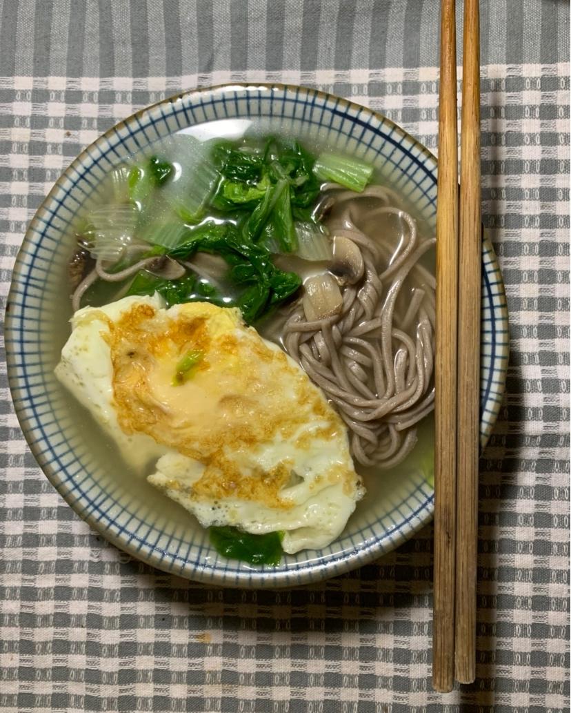 菌汤面条 看得见的香菇 尝得到的鲜美 这才是真正的菌汤