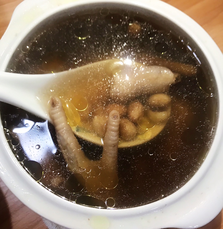 花生眉豆鸡脚汤