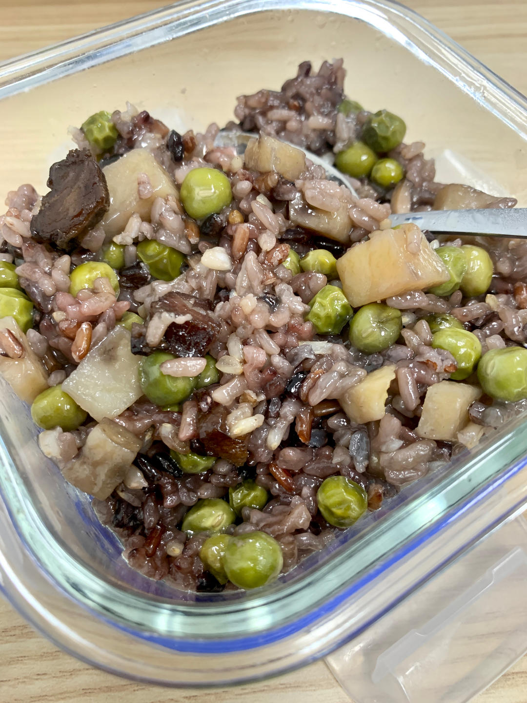 豌豆腊肉糯米饭