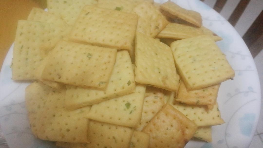 超级简单的葱香苏打饼