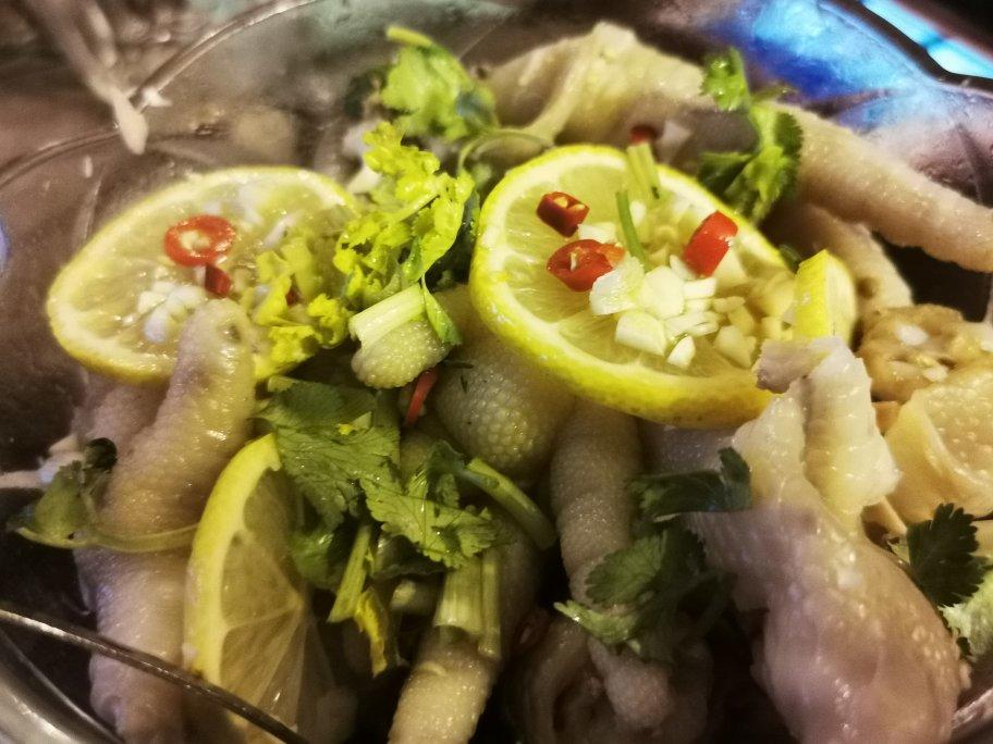 【酸辣无骨凤爪】