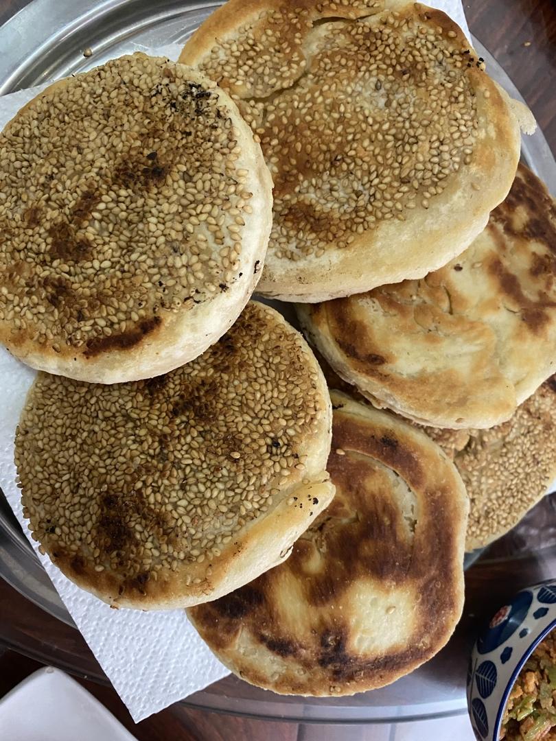 香酥美味的椒盐芝麻烧饼