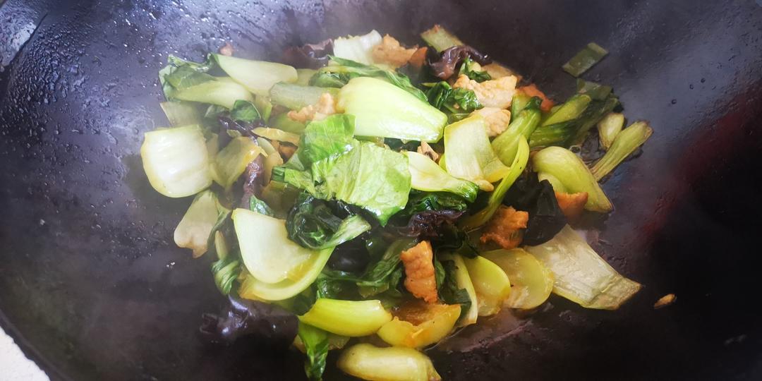 白菜木耳炒肉