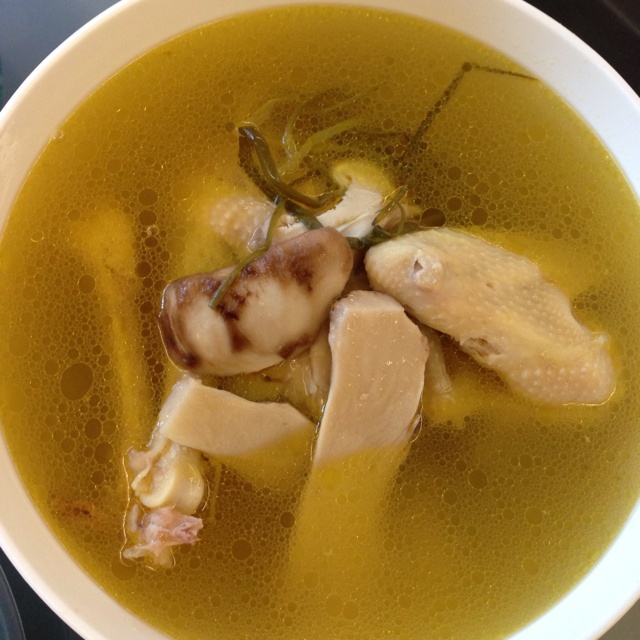 松茸炖鸡汤