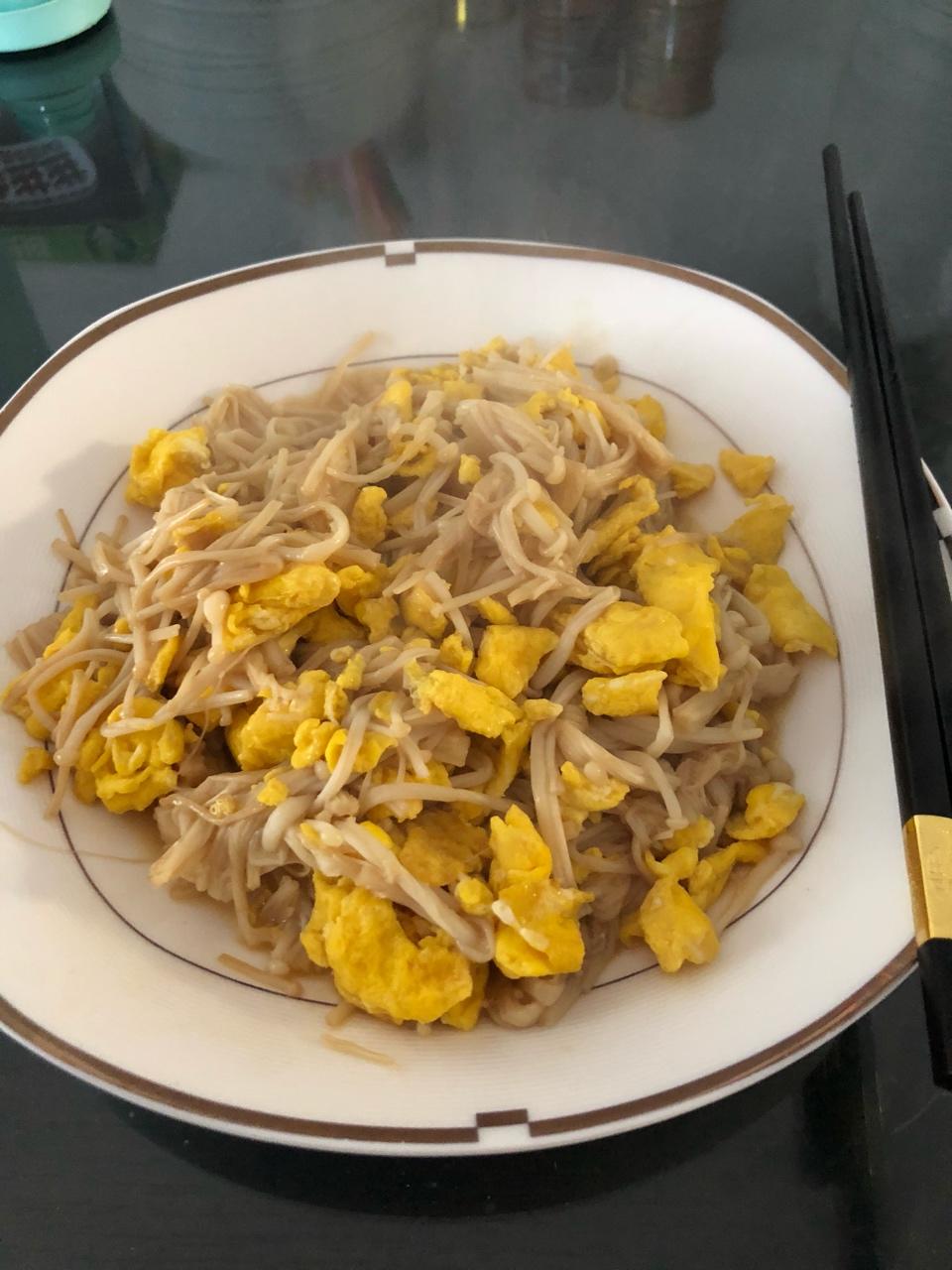金针菇炒鸡蛋