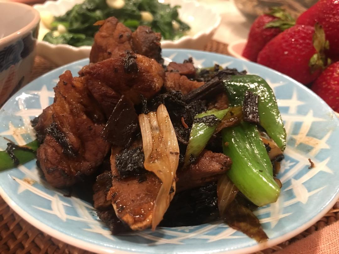 下饭神器梅干菜烧肉