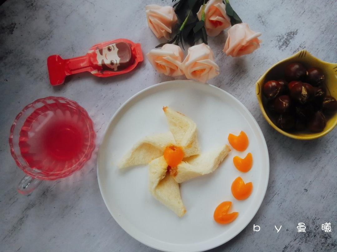 简单漂亮的风车花朵吐司