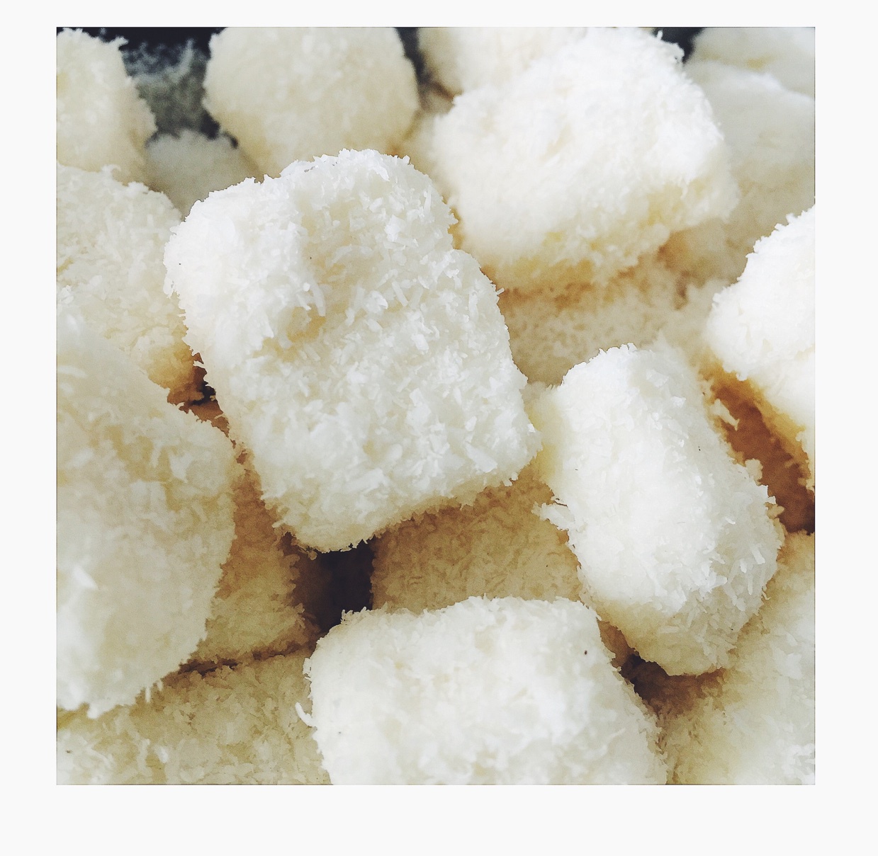 椰丝牛奶小方糕