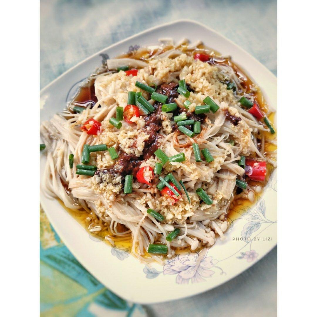 豉汁蒸鸡腿肉+剁椒金针菇 一个Bruno锅搞定