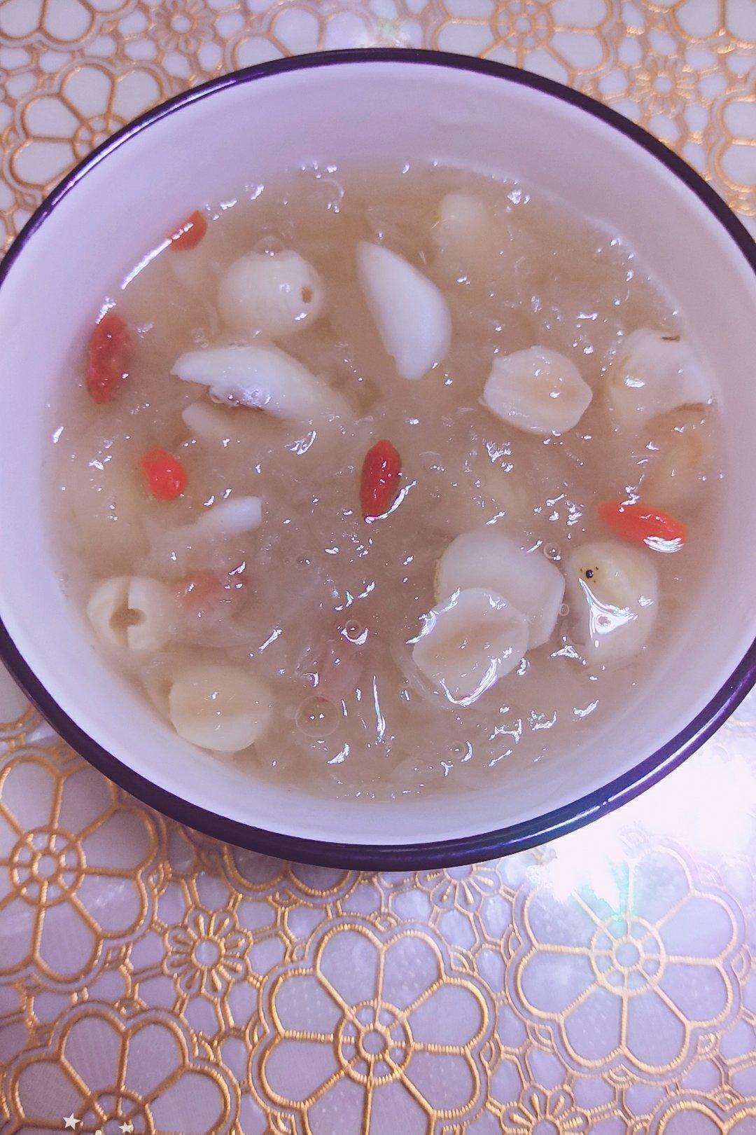 罢了csyl做的银耳百合莲子羹