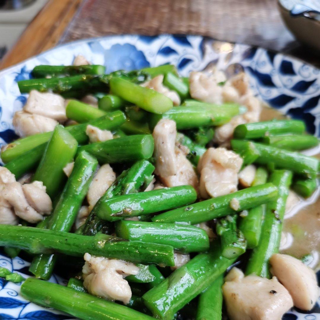 芦笋鸡丁
