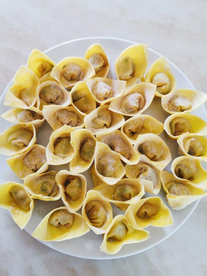 馄饨（两种包法）