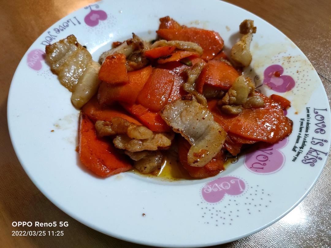 胡萝卜炒肉（小朋友最爱）