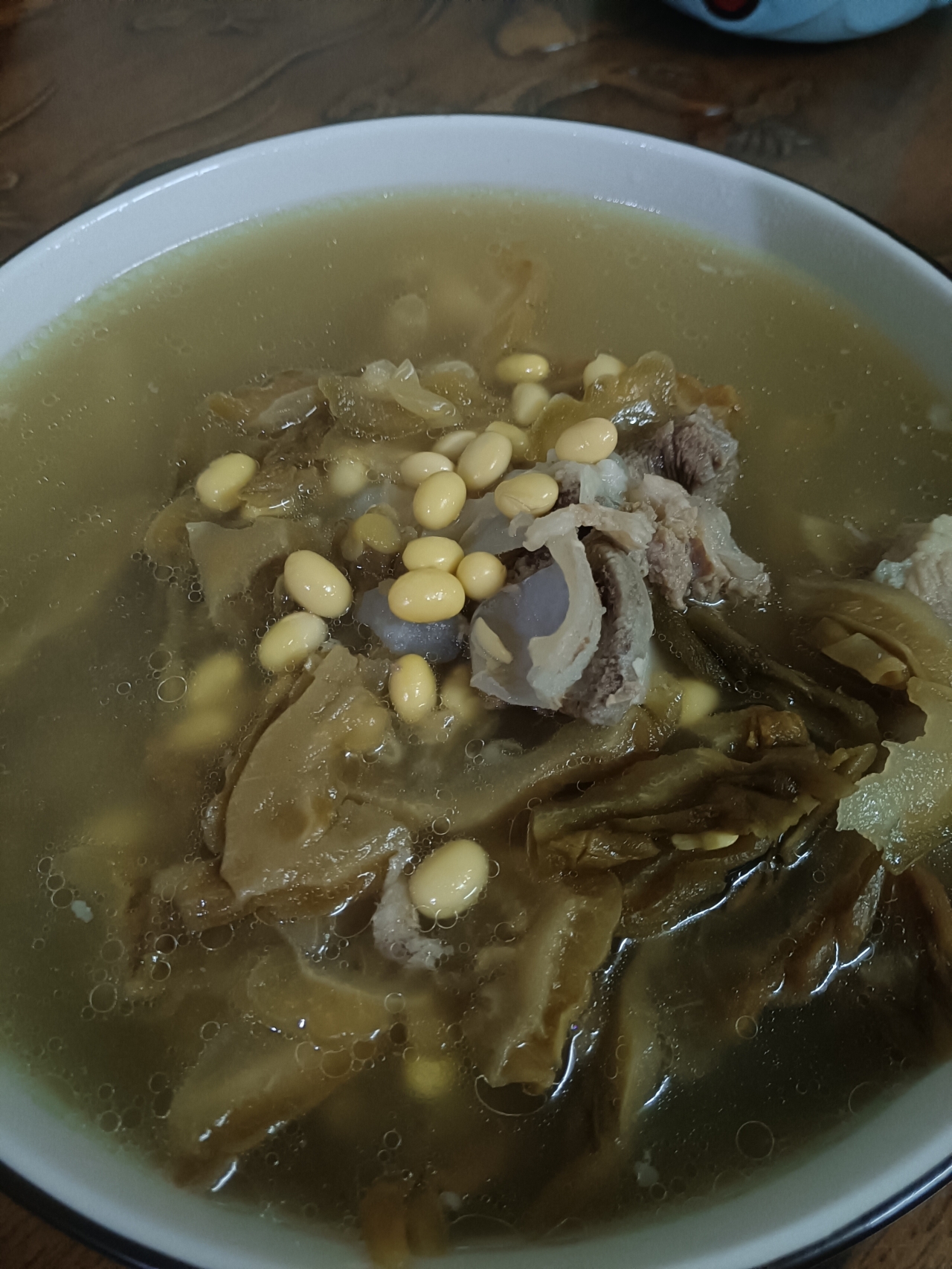 苦瓜干黄豆猪骨汤的做法