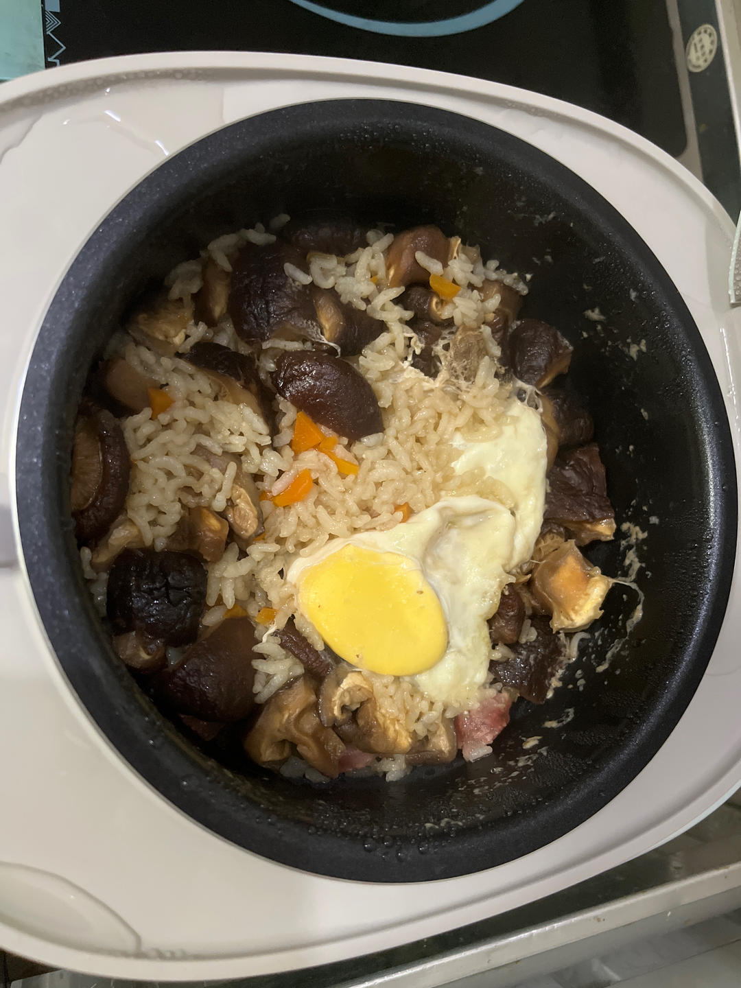 懒人电饭锅香肠焖饭/煲仔饭