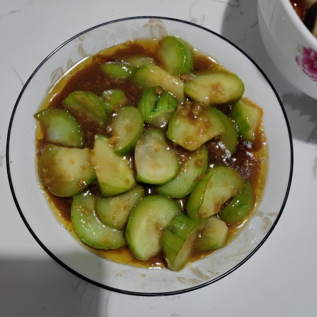 分享一个丝瓜好吃的做法，不清炒不水煮，清脆爽口还下饭，吃不腻