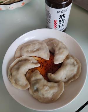 韭菜笨鸡蛋手工饺子的做法 步骤6