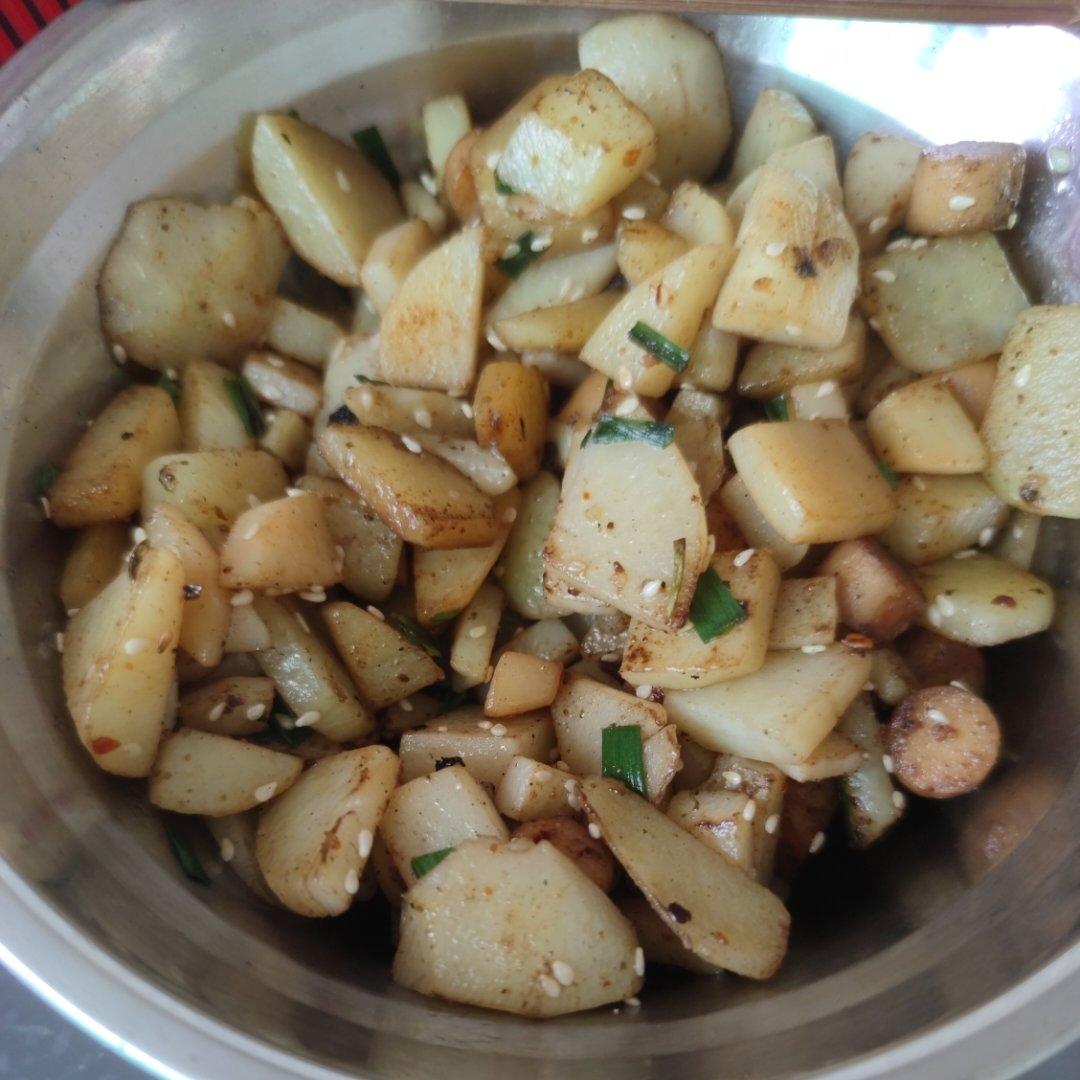 香辣孜然土豆火腿肠～秒杀烧烤店！！