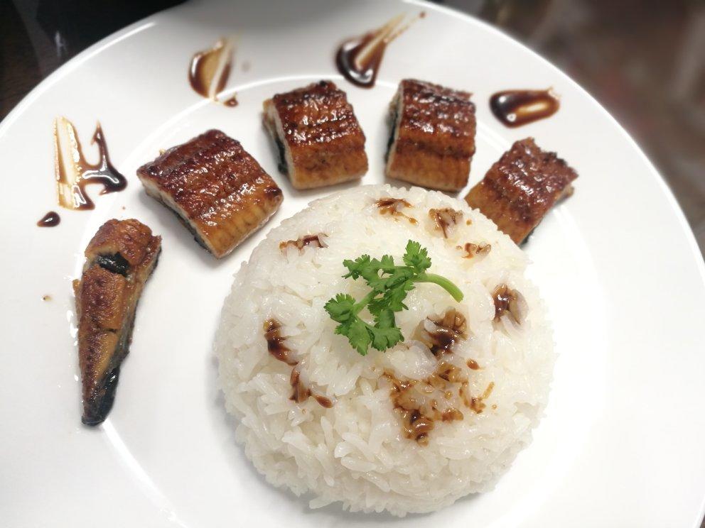 蒲烧鳗鱼饭