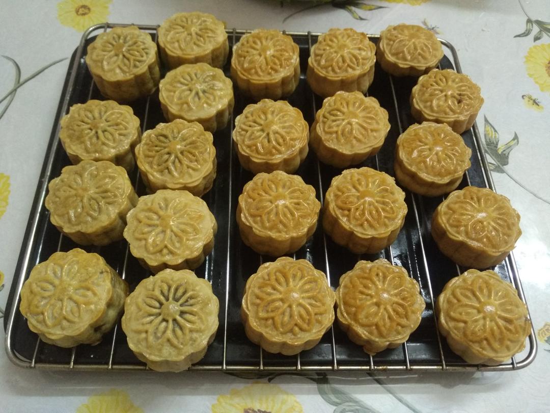 广式月饼——蛋黄莲蓉月饼
