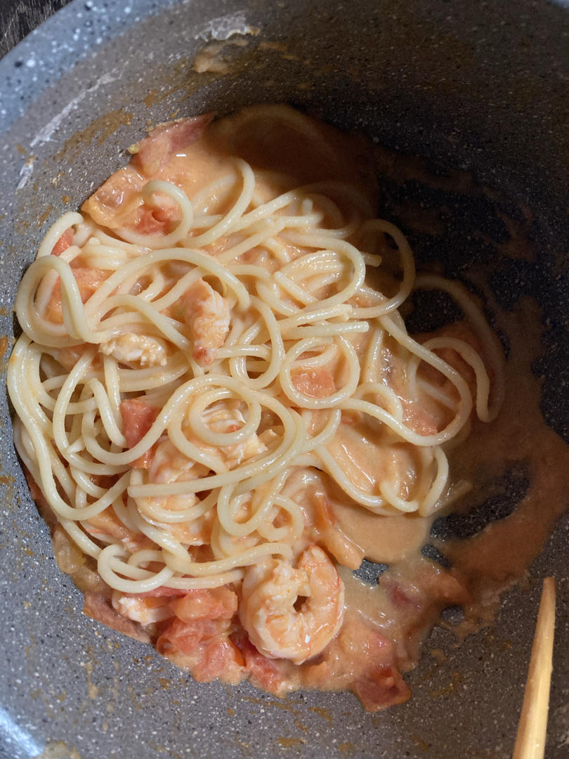 番茄虾仁奶油意面
