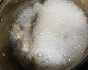 小鲶鱼汤（不要葱姜蒜）的做法 步骤6