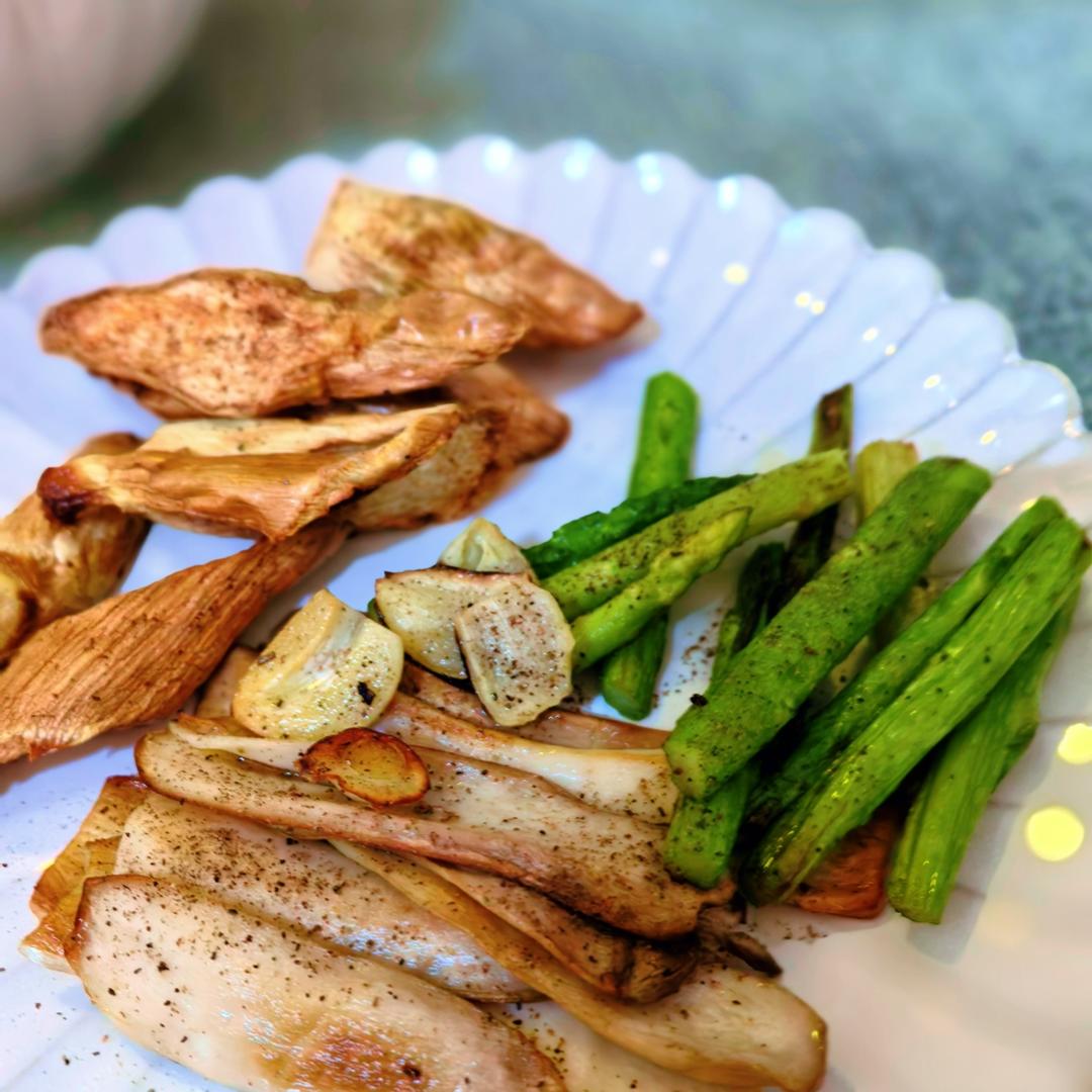 鲜嫩多汁的烤茭白