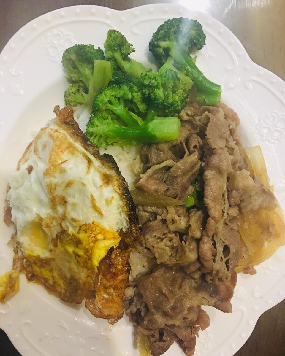 有只狗子叫馄饨做的吉野家肥牛饭