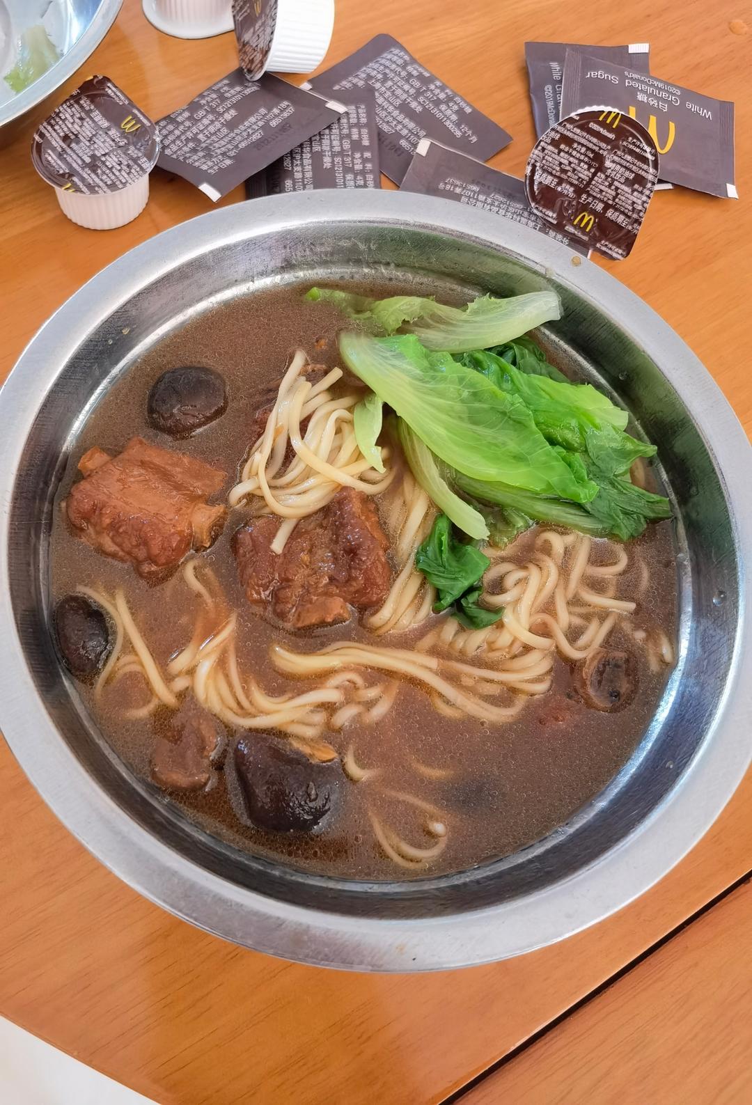 慢火细炖-鲜香浓郁的排骨面